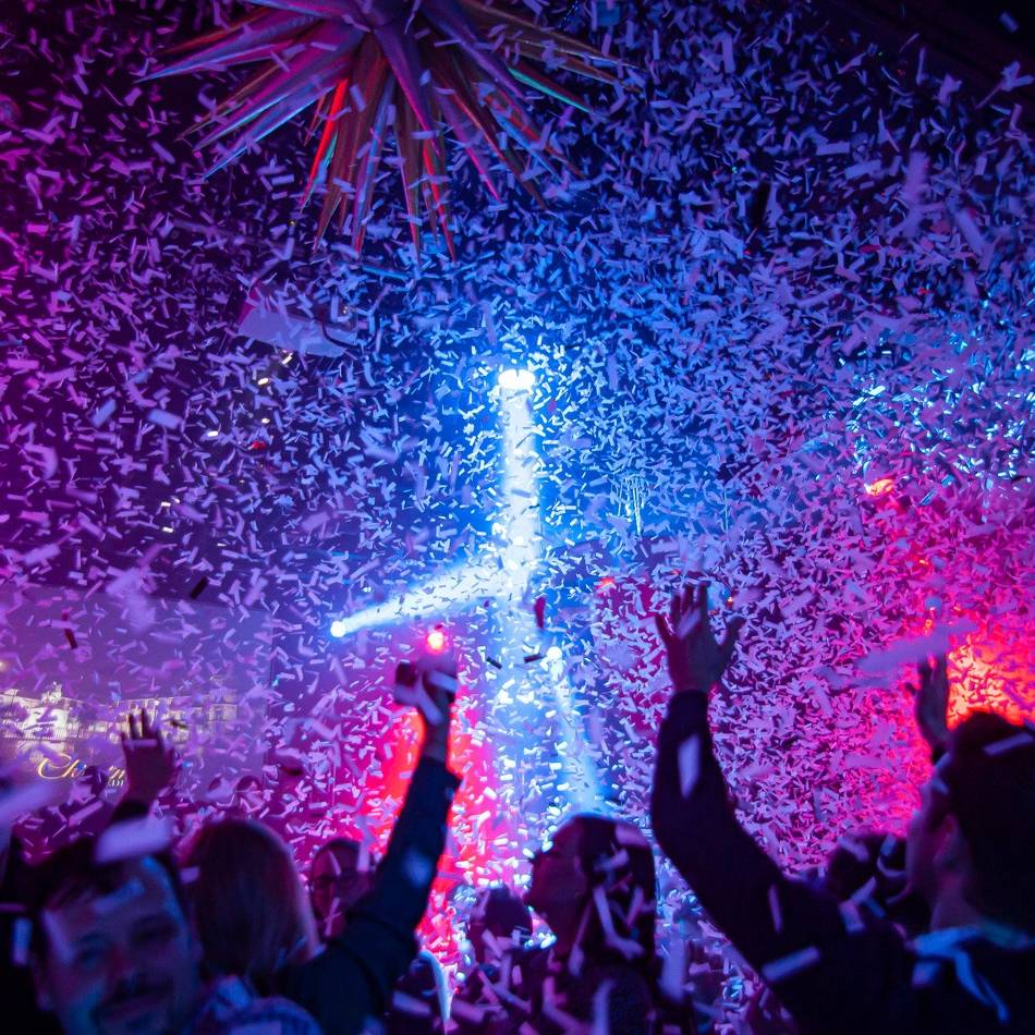 Tanz in den Mai 2026: Diese Partys locken zum Tanz in den Mai in Düsseldorf