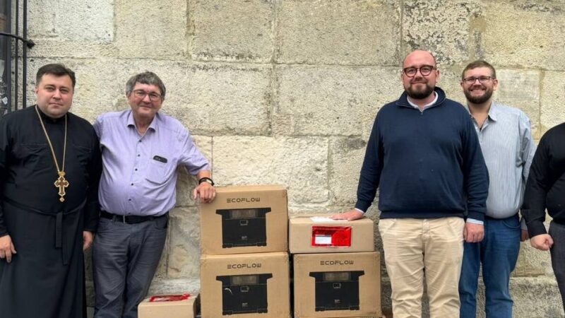 Spendenaktion in Rheinberg: Ukraine-Helfer sammeln für einen gebrauchten Transporter