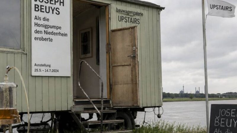 Zum 40. Todestag von Joseph Beuys: Als die „Honigpumpe“ den Niederrhein eroberte