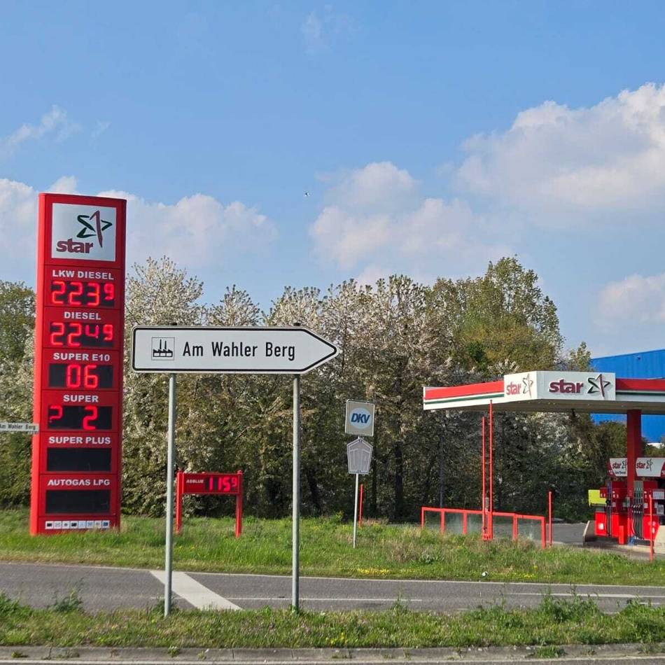 Mehr Home-Office wegen Spritpreisen? : Frust an der Zapfsäule – „Jeder Zweite schimpft“