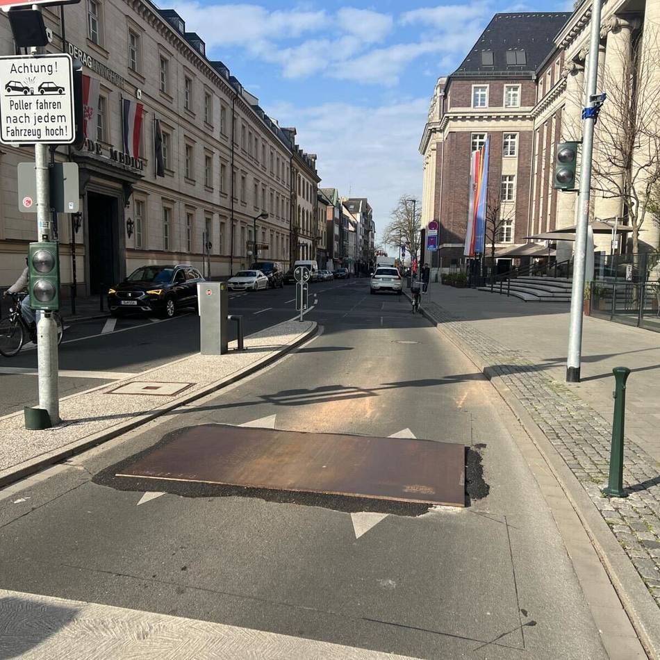 Verkehr in Düsseldorf: Pannenserie an der Polleranlage – Absperrung in der Altstadt schon wieder defekt