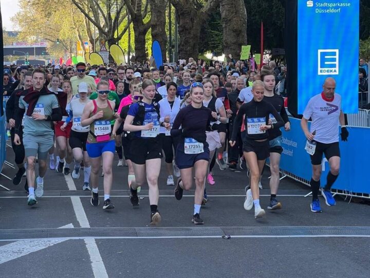 Marathon in Düsseldorf 2026: Die Videos vom Zieleinlauf – 13 bis 15 Uhr