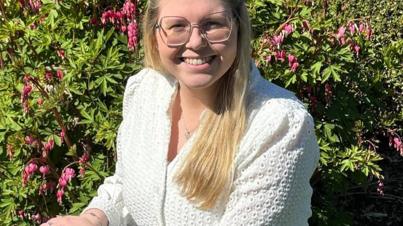 Frühlingsblumenmarkt am Wochenende: Julia Nellessen ist Straelens neues Blumenmädchen