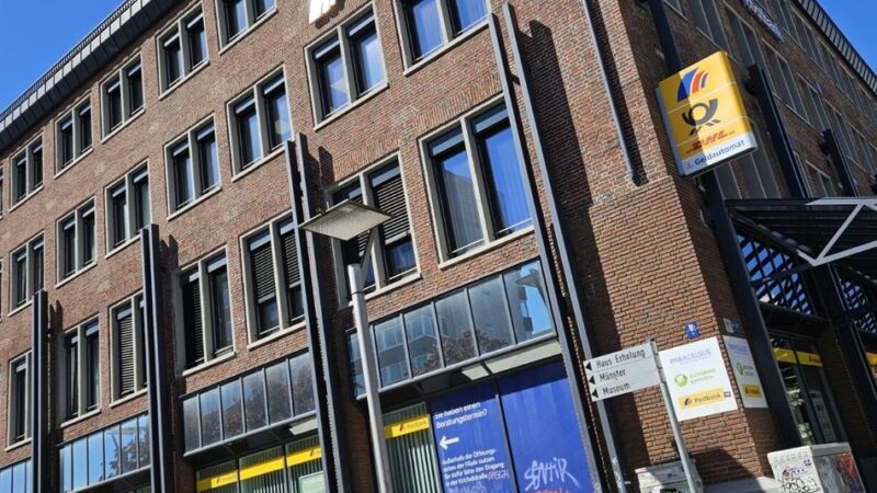 An der Hindenburgstraße: Postbank warnt vor möglichen Streikfolgen in Mönchengladbach