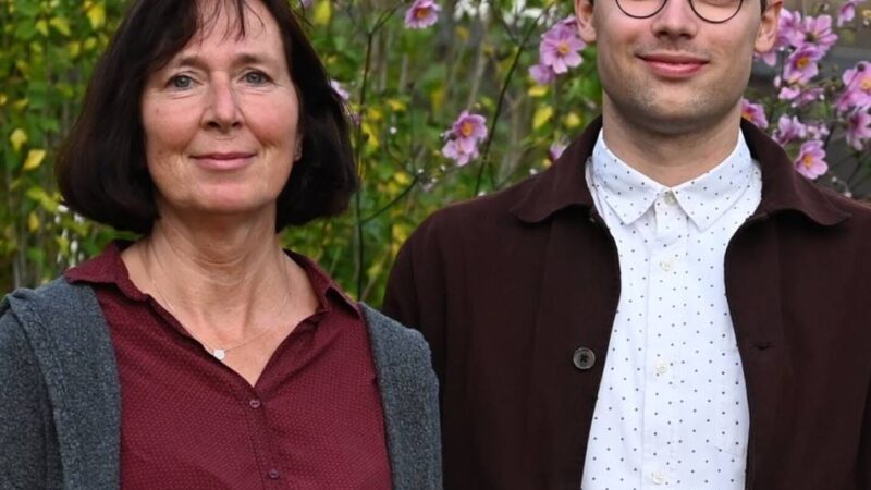 Zwei Hückeswagener gewinnen Schreibwettbewerb: Lesung in der Altstadt über „Superheld:innen“