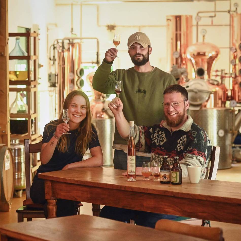Vom Biohof in die Destille – so entsteht regionaler Schnaps