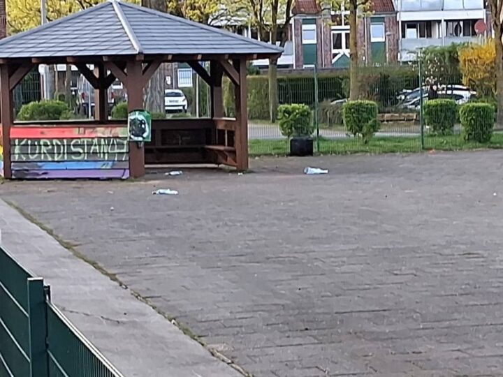 Am Mittelweg in der Oberstadt: Rechtsextreme Schmierereien auf Spielplatz – Klever Politik reagiert