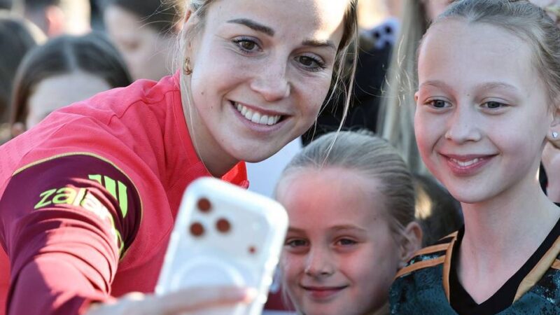 Spiel, Spaß und Sieg?: DFB-Frauen vor Österreich-Doppelpack in der WM-Qualifikation locker drauf