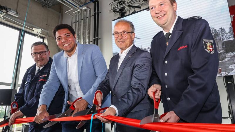 Startschuss für neue 33-Millionen-Wache in Neuss: „Der Unterschied zu unserer alten Feuerwache ist gigantisch“