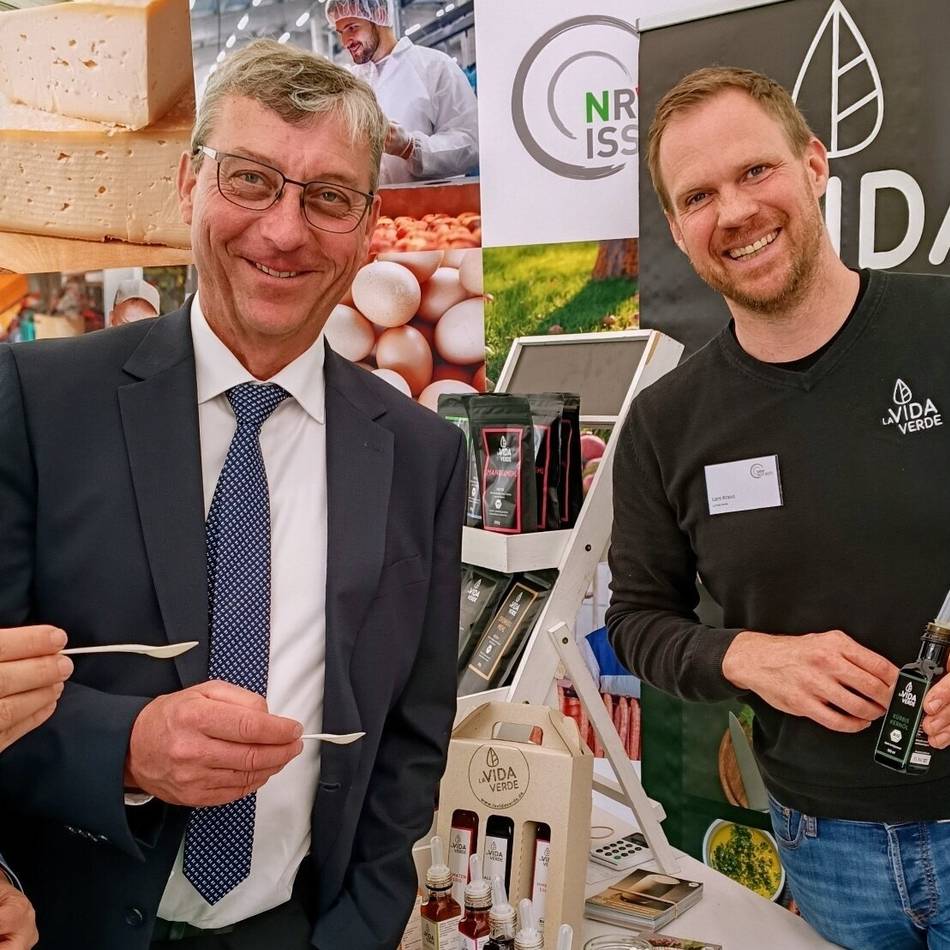 Verein aus Kempen dabei: Ministerin probiert Essen vom Niederrhein