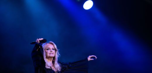 Bonnie Tyler in Portugal notoperiert: Sängerin im Krankenhaus