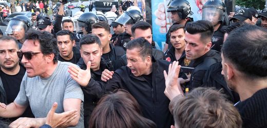 Türkei: Erdoğan schließt erneut Bilgi-Universität – Studierende protestieren