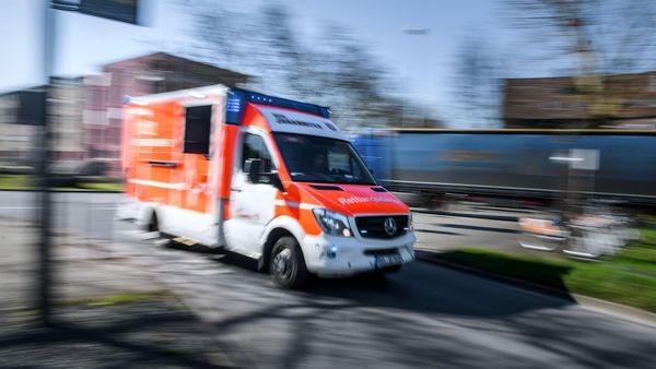 60-jährige Radfahrerin stürzt schwer auf Waldweg in Velbert und wird verletzt