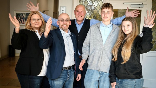 Ein großes und ein altes Prinzenpaar: Der Nachwuchs in Velbert ist gesichert