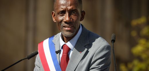 Frankreich: Bürgermeister stellt Porträt von Emmanuel Macron in die Ecke und bekommt prompt Ärger