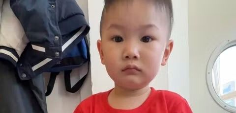 Berlin: Polizei fahndet mit Foto nach vermisstem zweijährigen Jungen