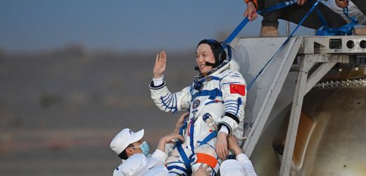 »Shenzhou 21«: Drei chinesische Raumfahrer wieder auf Erde gelandet