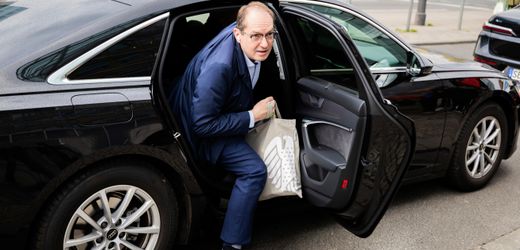 CSU: Alexander Dobrindt will Grenzkontrollen trotz gesunkener Migrationszahlen fortsetzen