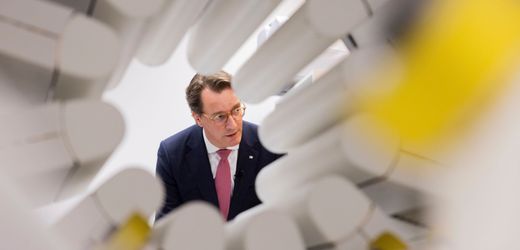 Hendrik Wüst: NRW-Ministerpräsident besucht Auschwitz auf Polen-Reise