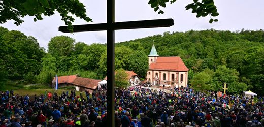 Christi Himmelfahrt und Vatertag 2026: Was wird an dem Tag gefeiert?