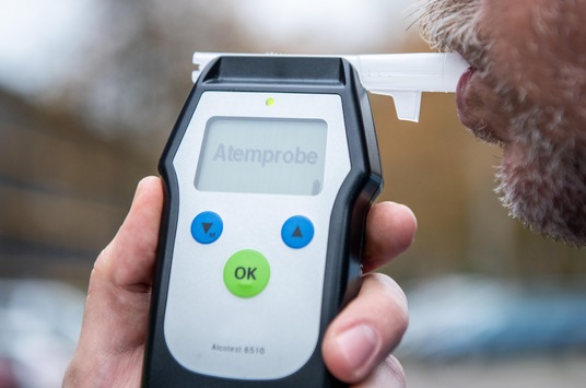 POL-ME: Betrunken auf dem E-Scooter: 47-Jähriger bei Alleiunfall schwer verletzt – 2605004