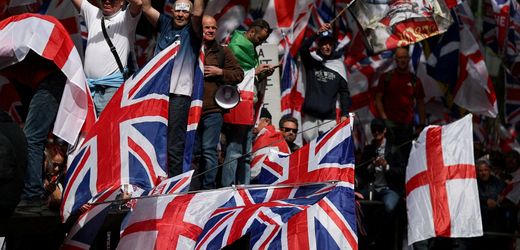 London: Mega-Demos und Fußball – Polizei mit Großaufgebot im Einsatz