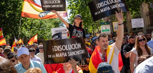 Spanien: Zehntausende fordern Rücktritt von Pedro Sánchez
