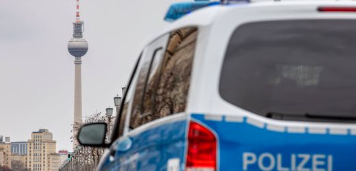 Berlin: Polizei geht mit Großrazzia gegen Verbreitung von Schusswaffen vor
