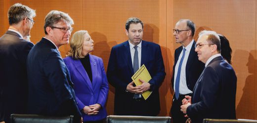 Bundesregierung: CDU-Arbeitnehmerflügel und SPD-Konservative mahnen Frieden an