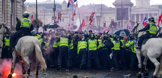 Großbritannien untersagt elf Menschen die Einreise vor rechter Demonstration in London