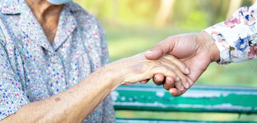 Pflege: CDU-Fraktionsvize will Kinder eher an Pflegekosten für Eltern beteiligen
