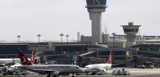 Gaza: Israel schiebt 430 Aktivisten nach Istanbul ab