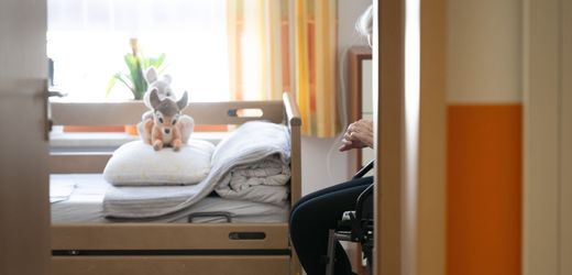 Pflege: Regierungsberater empfehlen radikale Kürzungen