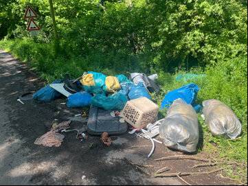 Wilder Müll in Dormagen-Gohr: Müllsünder lässt entscheidendes Beweisstück zwischen dem Abfall liegen