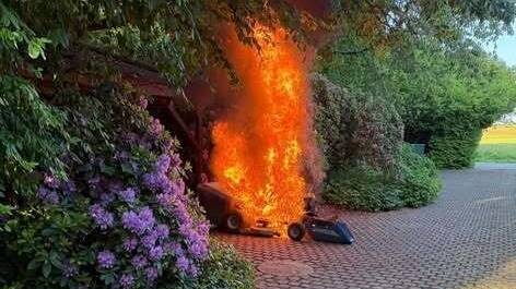 Einsatz in Obschwarzbach: Feuerwehr verhindert Flächenbrand
