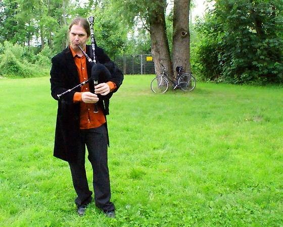 Kultur in Ratingen: Kaffee, Kuchen und Dudelsackklänge