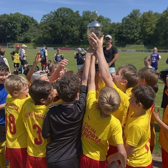 Fußballturnier in Büttgen: Astrid-Lindgren-Schule holt sich den Pokal