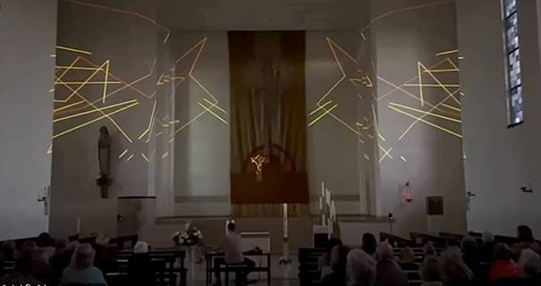 Konzert in Kleve: Orgel trifft Computer zu Klang und Lichtkunst in St. Willibrord Kellen