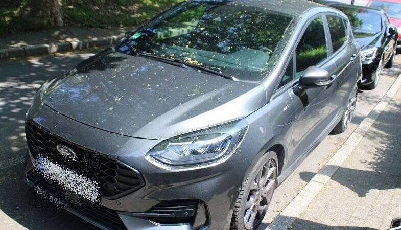 Vandalismus in Wermelskirchen: Unbekannte zerkratzen sechs Autos – Polizei ermittelt