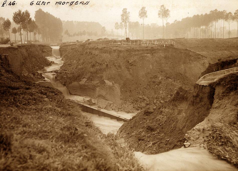 Erft-Hochwasser bei Frimmersdorf: Als der Tagebau vor 100 Jahren ungewollt zum See wurde