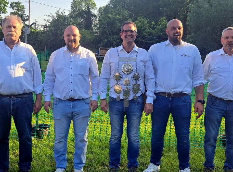 Vogelschuss bei Hinsbecker Bruderschaft: Robert Spolders neuer Schlöper Schützenkönig