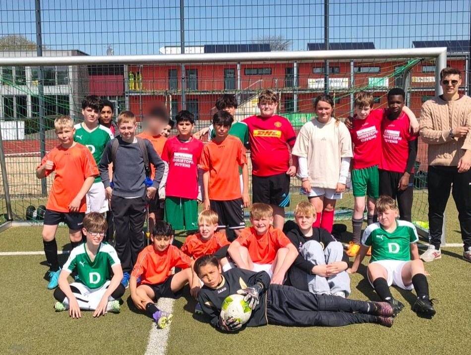 Förderung von Talenten: Xantener Gesamtschüler glänzen bei Straßenfußballturnier