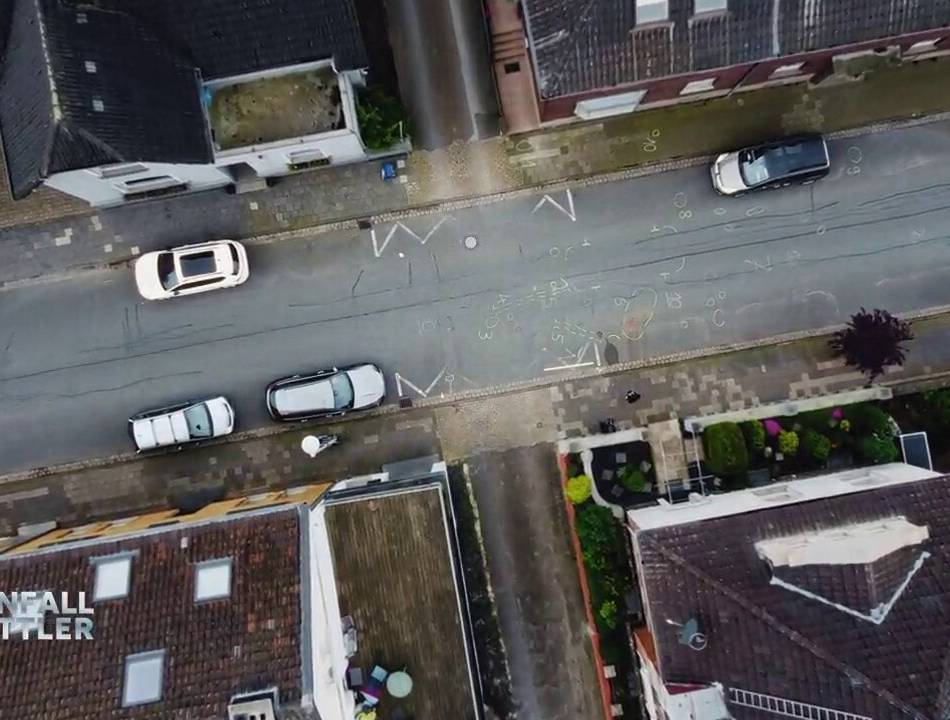 TV-Doku gibt Einblick: Wie Unfallermittler aus Goch einen schweren Unfall in Wesel aufklärten