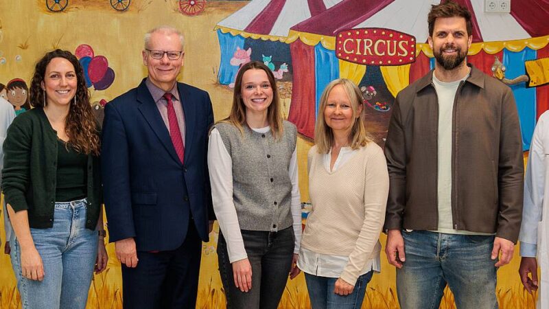 Kongress für Familien in Düsseldorf: Krebs bei Kindern  – was Eltern über Früherkennung und Therapie wissen müssen