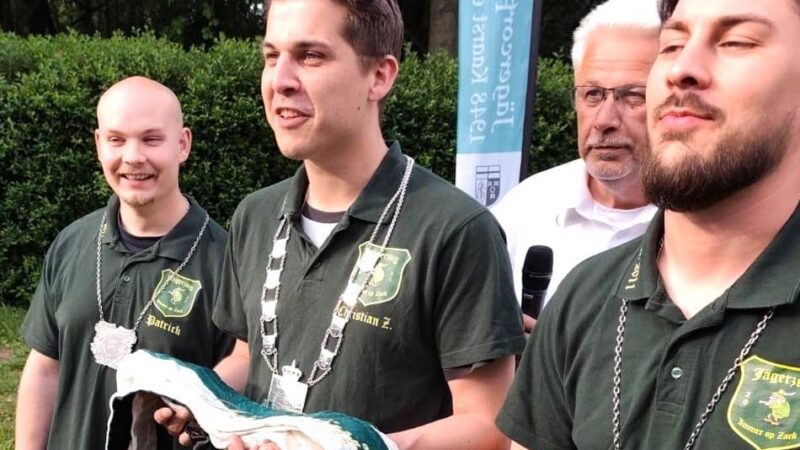 Vogelschießen des Kaarster Corps: Christian Zingraf ist neuer Jägerkönig
