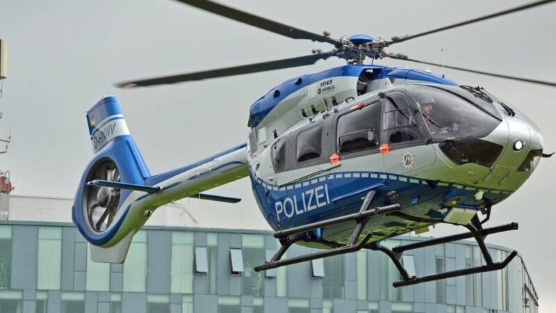 Einsatz der Polizei: Warum ein Hubschrauber über Hilden kreiste