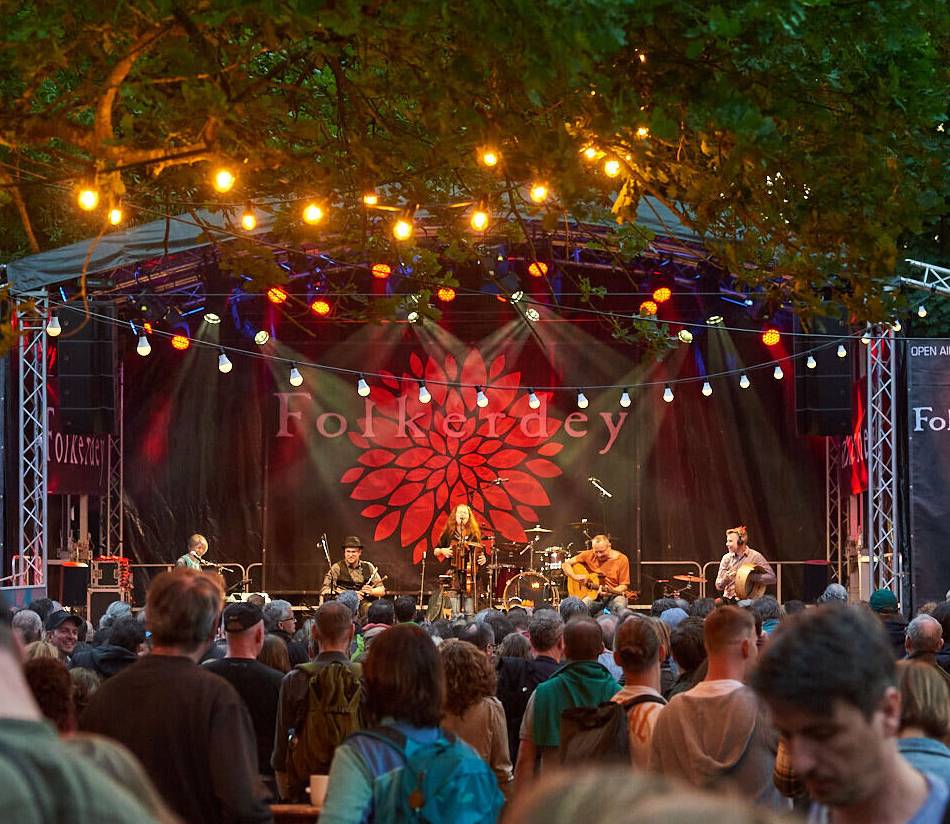 Folkerdey-Festival: Folkerdey holt die Welt nach Ratingen