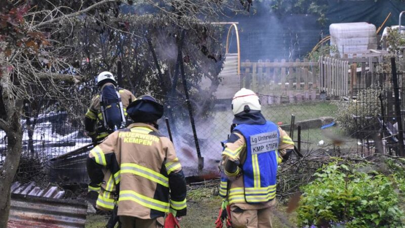 Einsatz in Kempen: Gartenhütte im Schrebergarten ausgebrannt