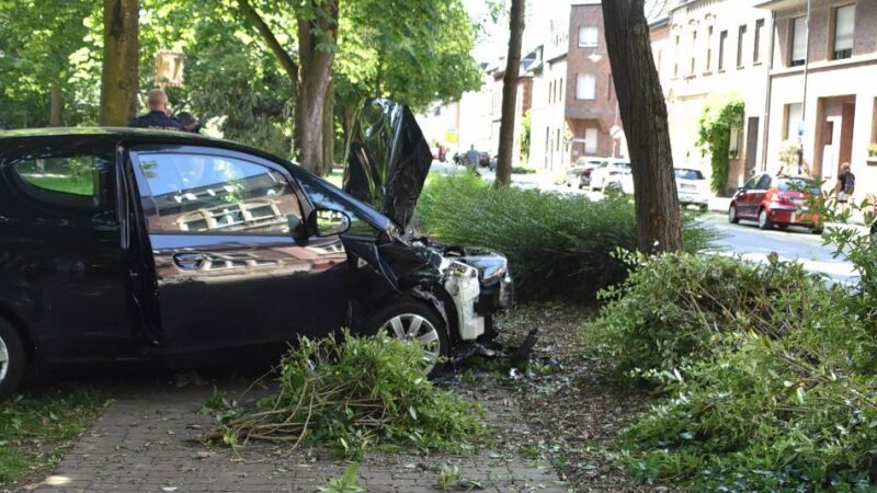 Unfall auf dem Burgring in Kempen: Fahrerin stand unter Alkoholeinfluss