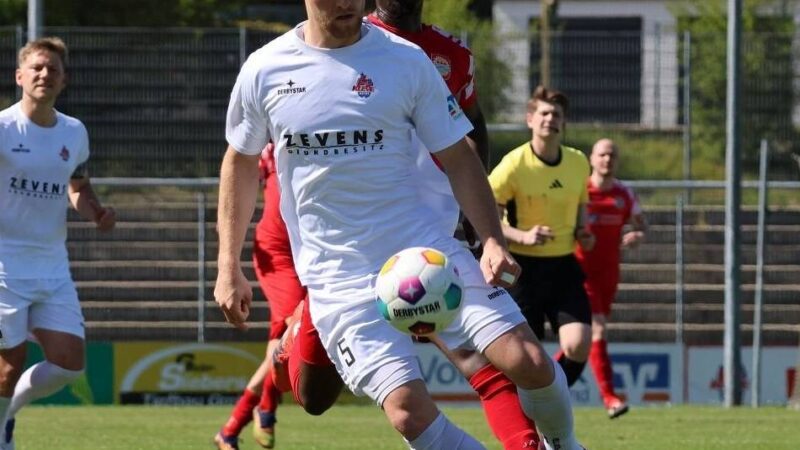 Kellerduell in der Fußball-Oberliga: Darum glaubt Abwehrchef Philipp Divis weiter an den Klassenerhalt des 1. FC Kleve